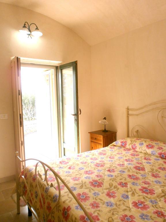 Trullo Villa Giuliana Con Giardino Posizione Panoramica Free Wifi Остуни Номер фото