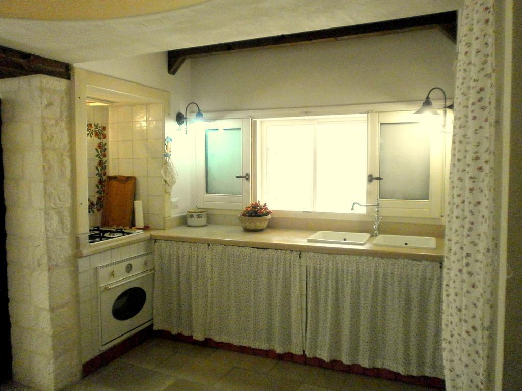 Trullo Villa Giuliana Con Giardino Posizione Panoramica Free Wifi Остуни Номер фото